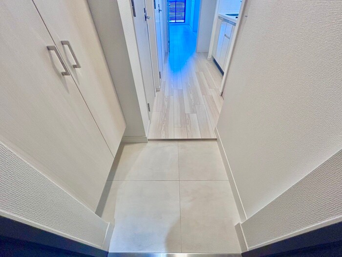 物件内観写真13　(玄関)