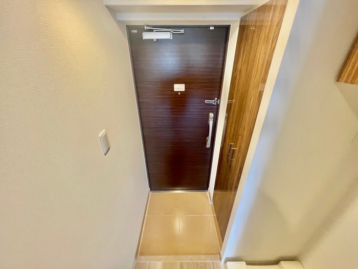 物件内観写真11　(玄関)