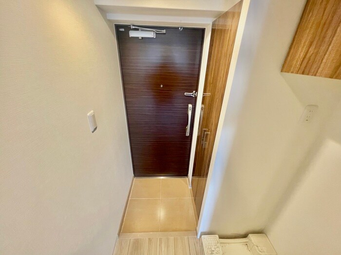 物件内観写真11　(玄関)