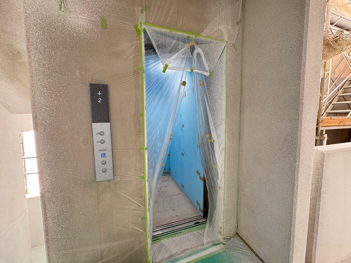 物件外観写真4　(建築中)