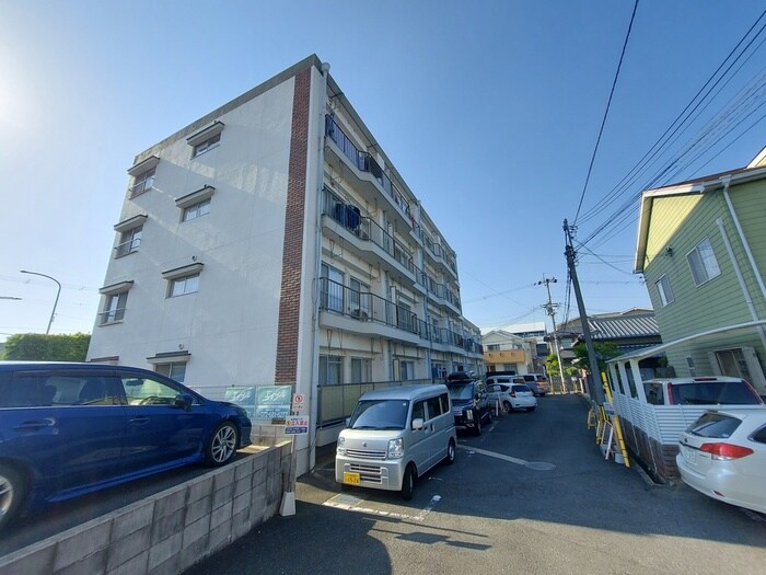 物件外観写真5　(駐車場)