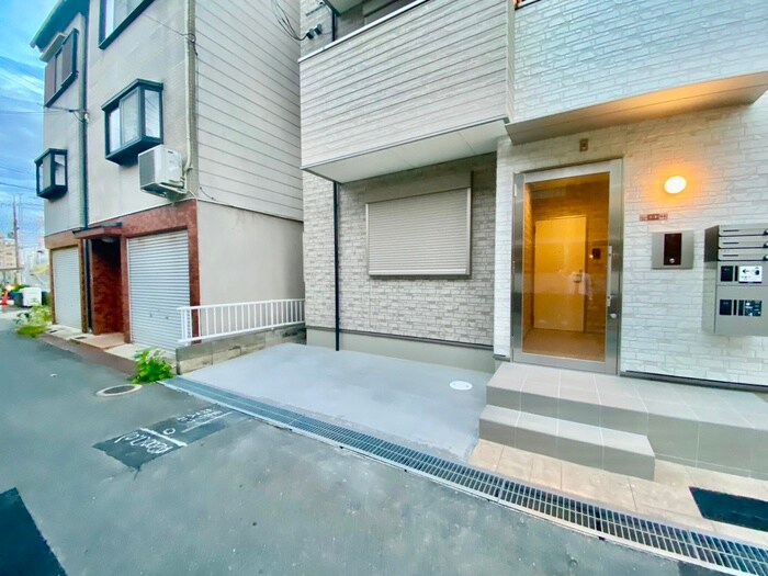 物件外観写真4　(駐車場)