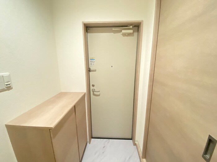 物件内観写真15　(玄関)