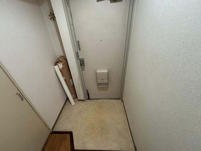 物件内観写真10　(玄関)