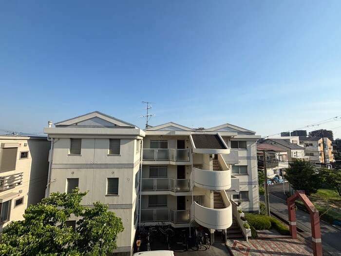 物件内観写真13　(室内からの展望)