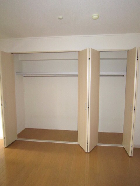 物件内観写真12　(収納)