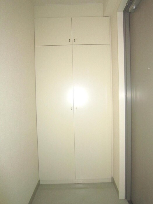 物件内観写真16　(玄関)