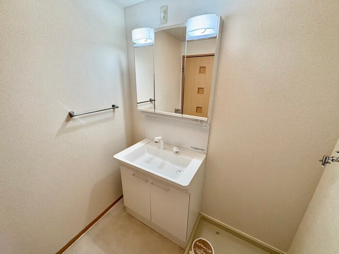 物件内観写真9　(洗面)