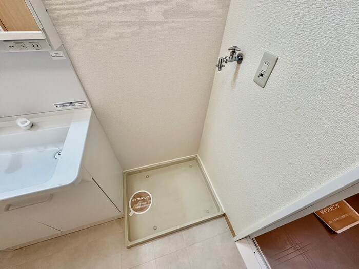 物件内観写真12　(洗濯機置場)