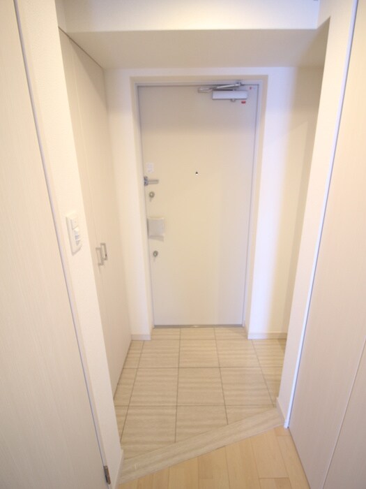 物件内観写真8　(玄関)