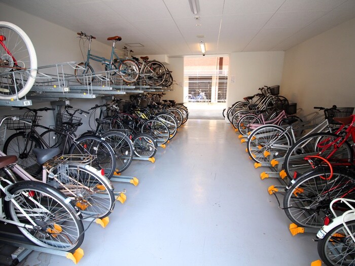 物件外観写真6　(駐輪場)