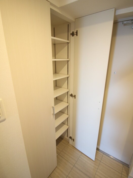 物件内観写真15　(靴箱)
