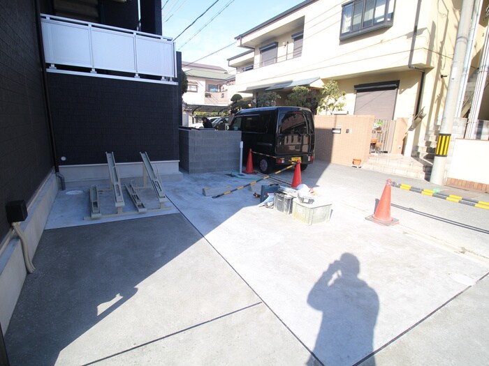 物件外観写真3　(駐車場)