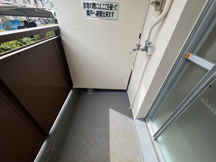 物件内観写真12　(洗濯機置場)