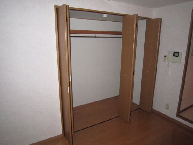 物件内観写真12　(収納)
