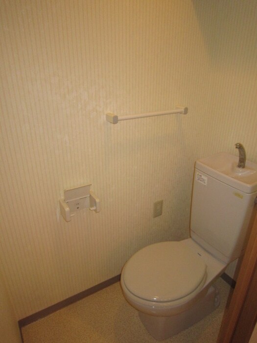 物件内観写真17　(トイレ)