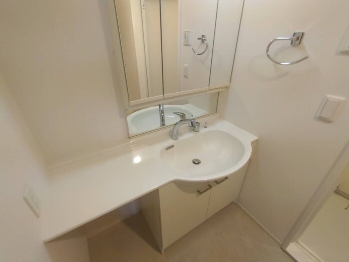 物件内観写真11　(洗面)