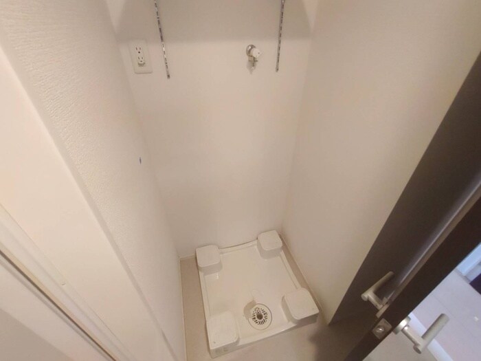 物件内観写真19　(洗濯機置場)