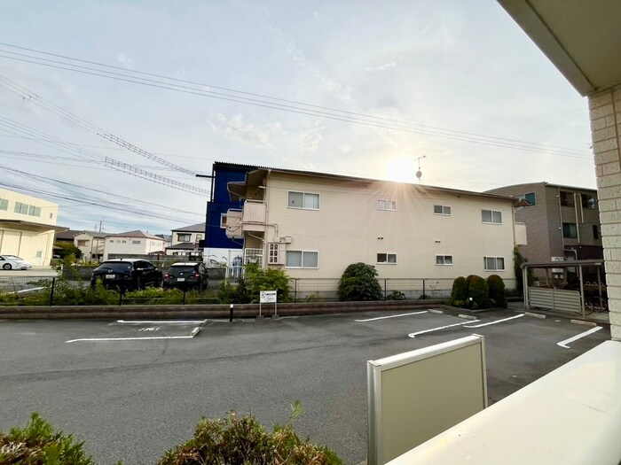 物件内観写真22　(室内からの展望)