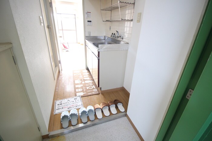 物件内観写真6　(玄関)