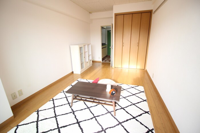 物件内観写真8　(居室)