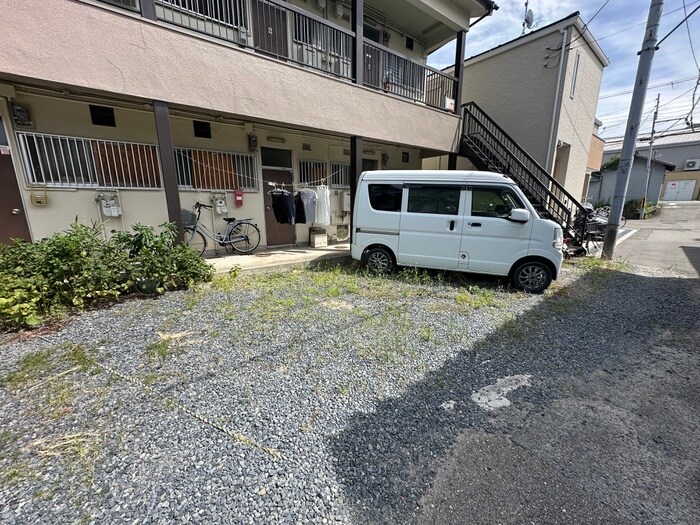 物件外観写真3　(駐車場)
