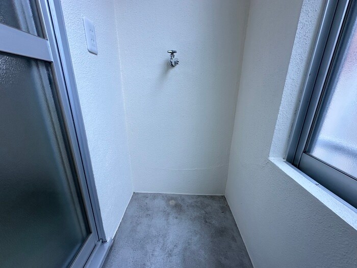 物件内観写真10　(洗濯機置場)