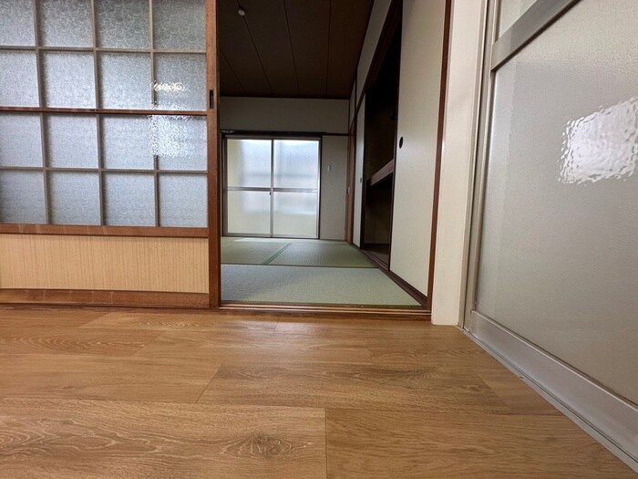 物件内観写真16　(廊下)