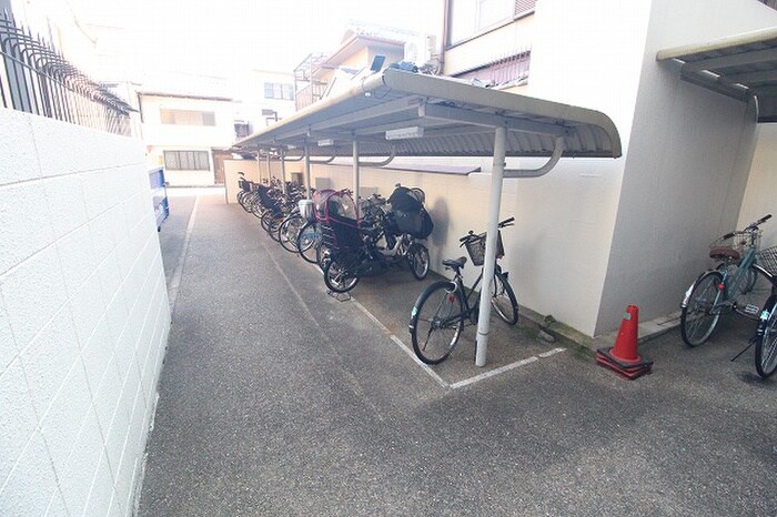 物件外観写真6　(駐輪場)