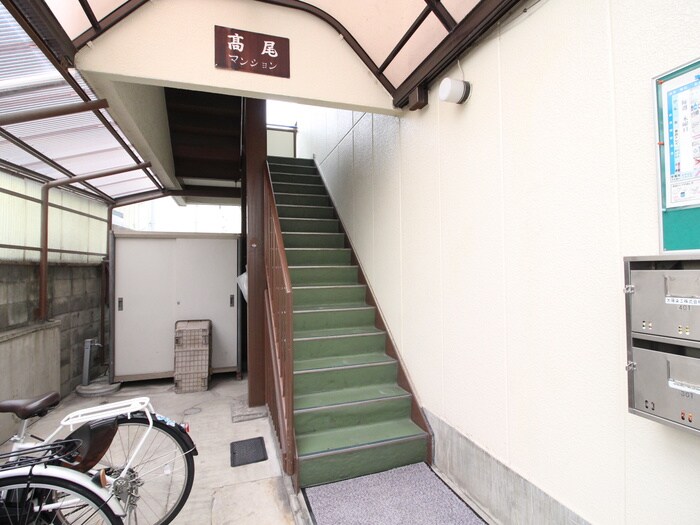 物件外観写真5　(エントランス部分)