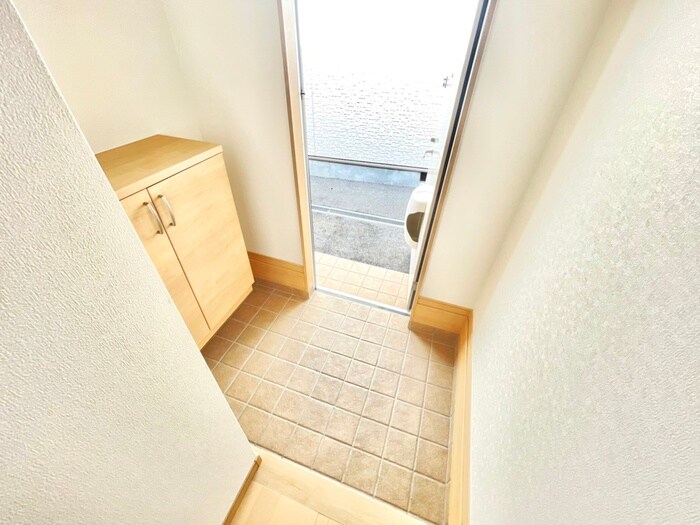 物件内観写真15　(玄関)
