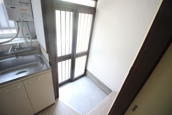 物件内観写真22　(玄関)