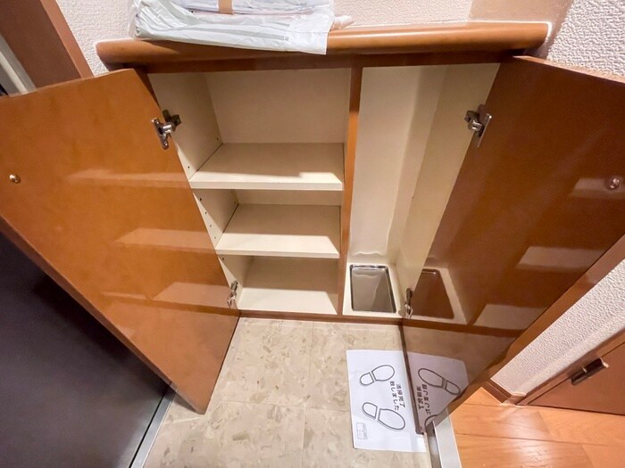 物件内観写真18　(靴箱)