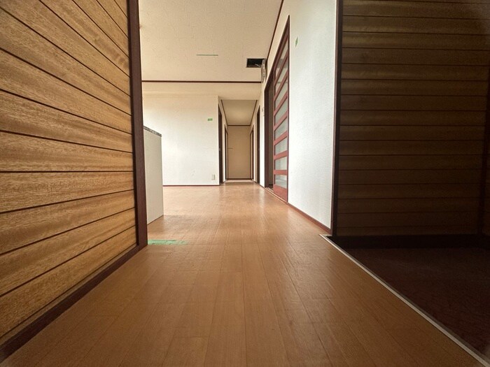 物件内観写真16　(廊下)