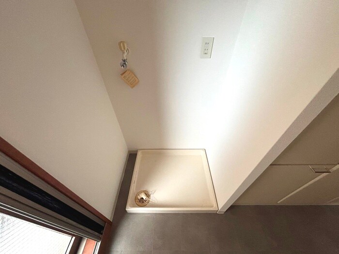 物件内観写真14　(洗濯機置場)