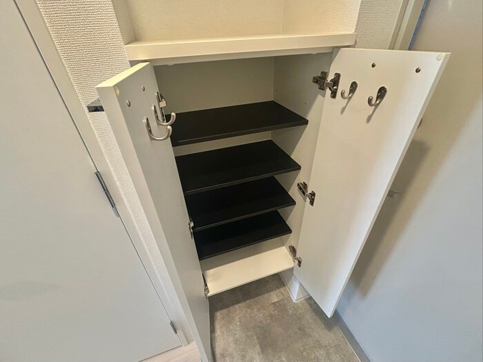 物件内観写真8　(靴箱)