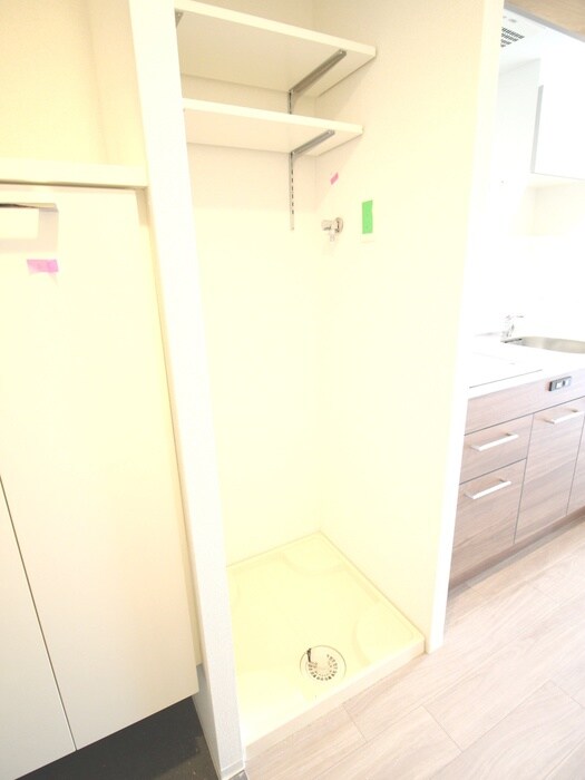 物件内観写真10　(洗濯機置場)