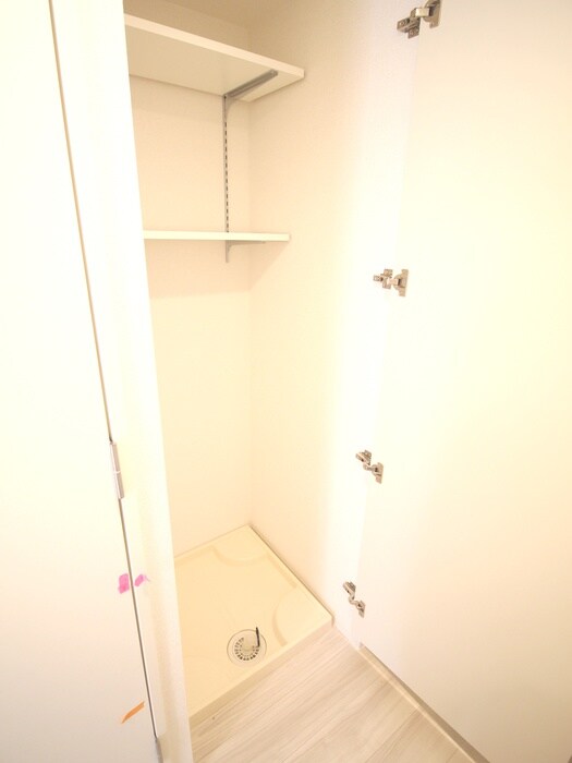 物件内観写真11　(洗濯機置場)