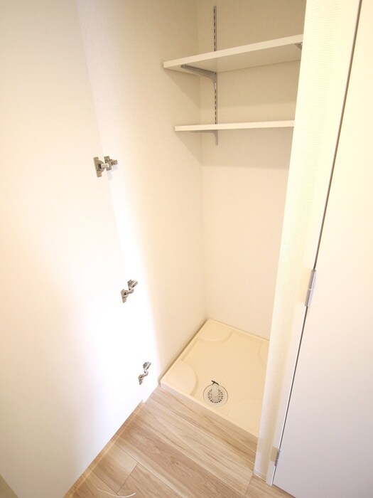 物件内観写真11　(洗濯機置場)