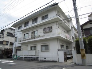 ホワイトハイツ上穂外観写真