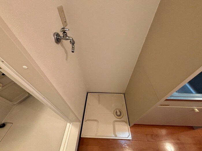 物件内観写真9　(洗濯機置場)