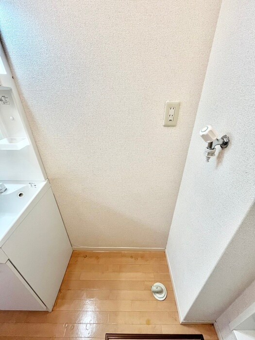 物件内観写真15　(洗濯機置場)