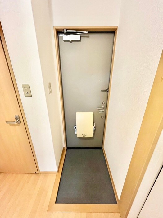 物件内観写真18　(玄関)