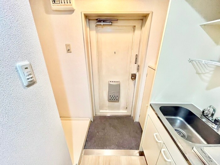 物件内観写真14　(玄関)