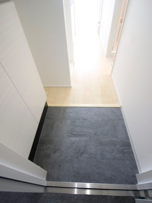 物件内観写真17　(玄関)