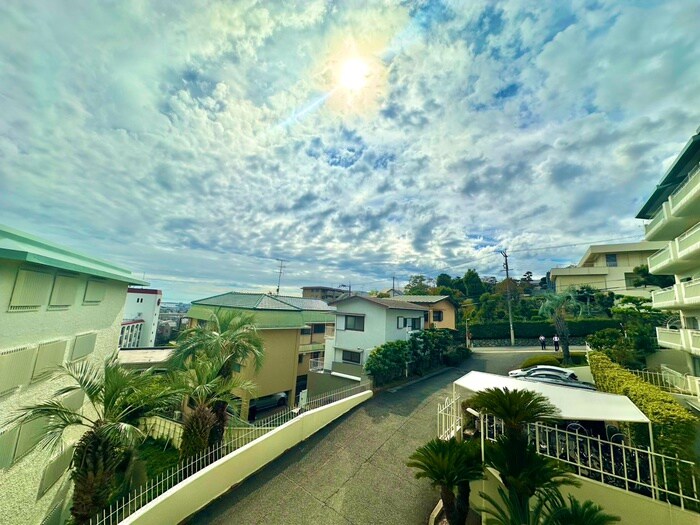 物件内観写真18　(室内からの展望)