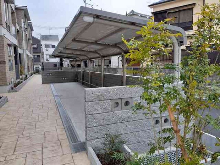 物件外観写真2　(駐輪場)