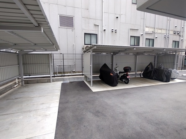 バイク置き場