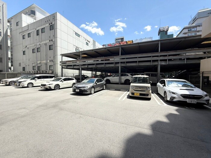 物件外観写真5　(駐車場)