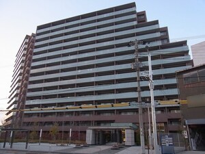 ｳｪﾘｽ高槻ﾊﾟｰｸｽｸｴｱ(405)外観写真